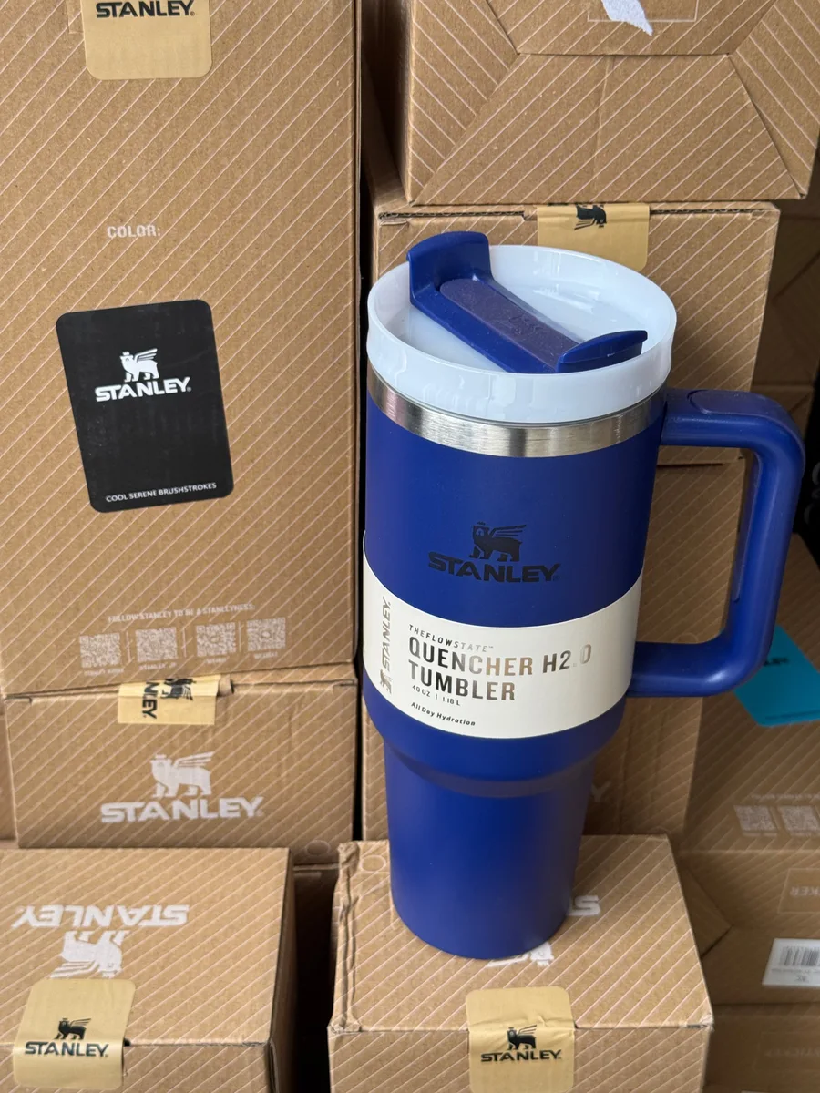 The Quencher H2.0 Flowstate™ Tumbler Stanley Cup - Black — photo 10